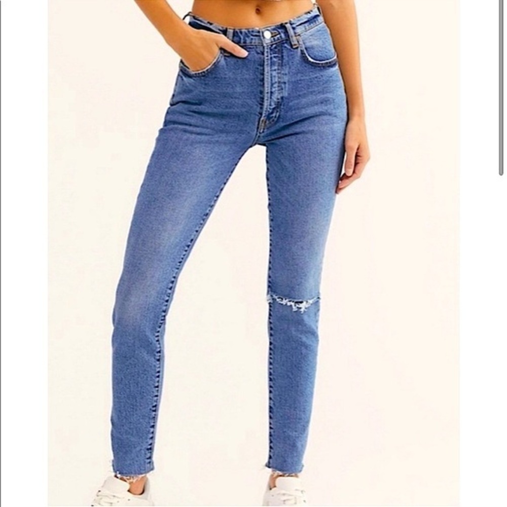 Free People Skinny Ripped Knee 99% Cotton Jeans